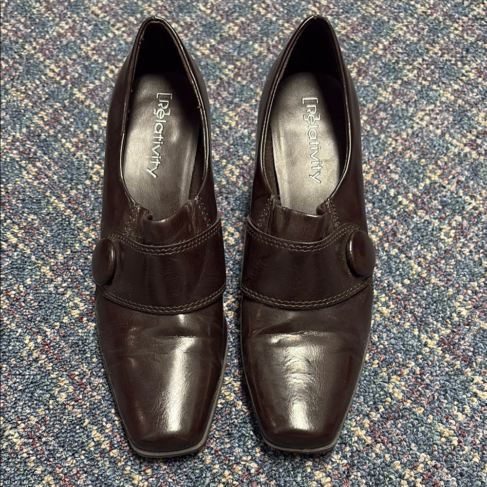 Preloved Relativity Brown Shoes size 7.5